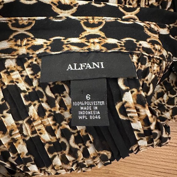 Alfani Chain‎ Print Pleated Button Down Dress - Picture 4 of 4